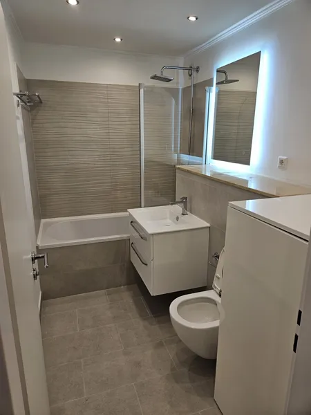 Zuhause mit viel Platz in Charlottenburg - 4 Zimmer Wohnung — photo 1